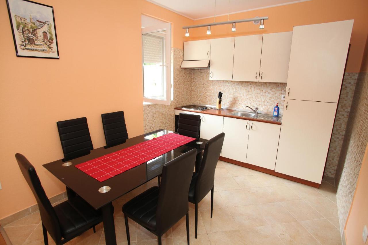 Apartmani Petra Trogir Rum bild