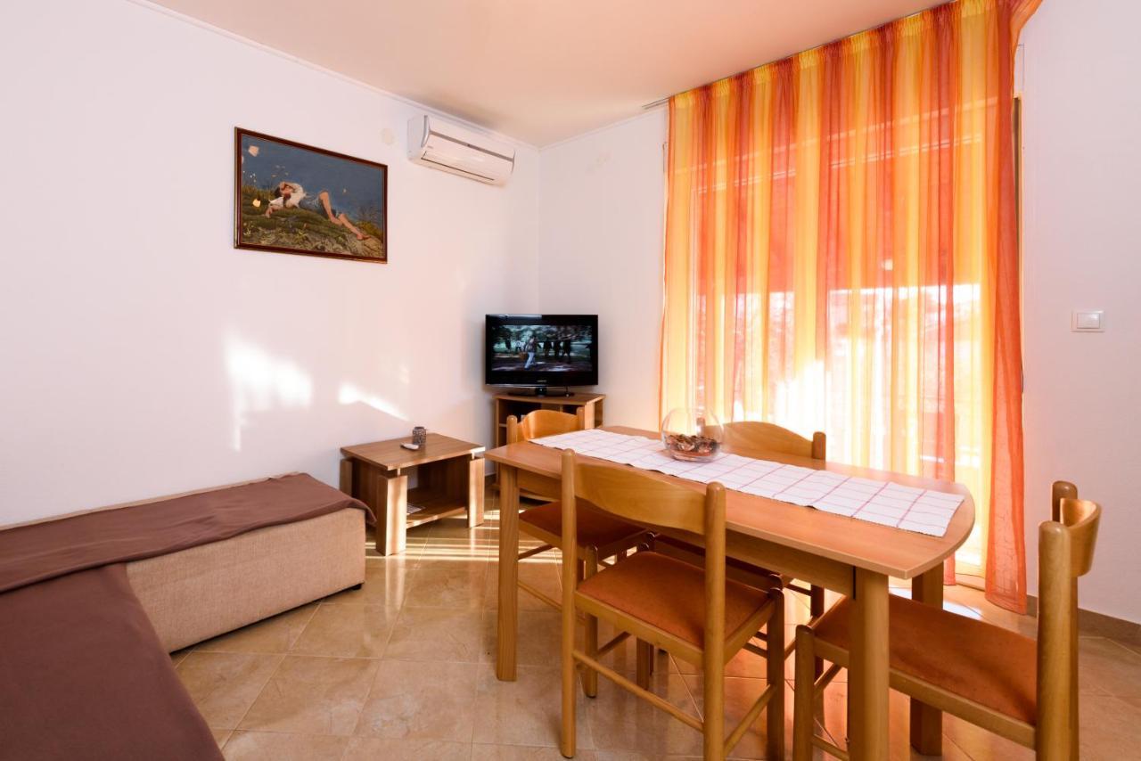Apartmani Petra Trogir Exteriör bild